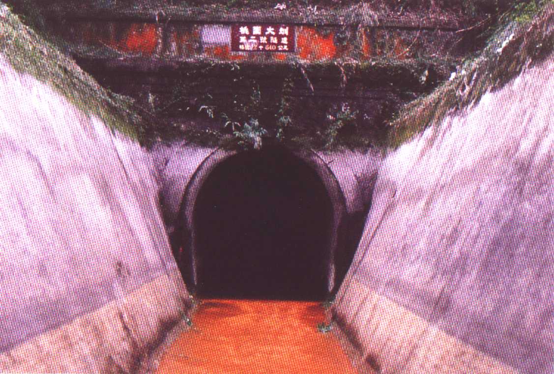 輸水隧道淨空監測系統之建立、量測與分析